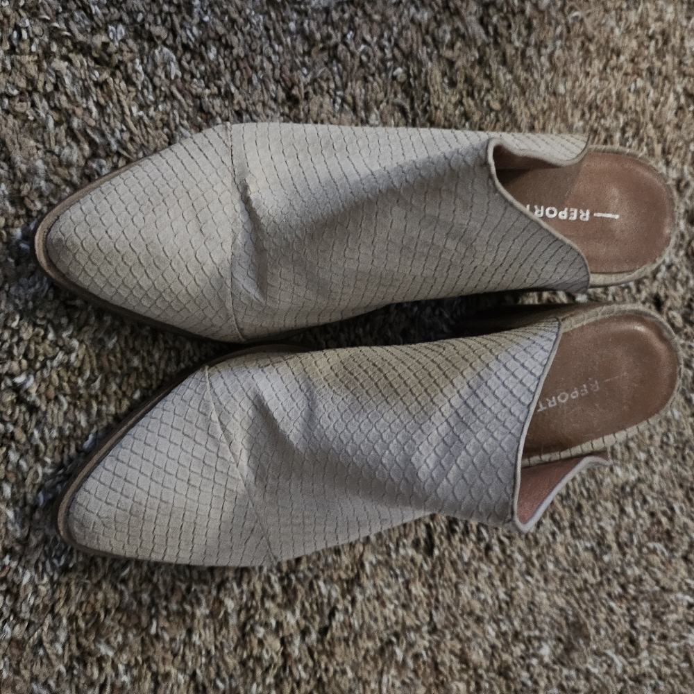 Tosh Stone Snake Embossed Pointed Toe Mules size 6